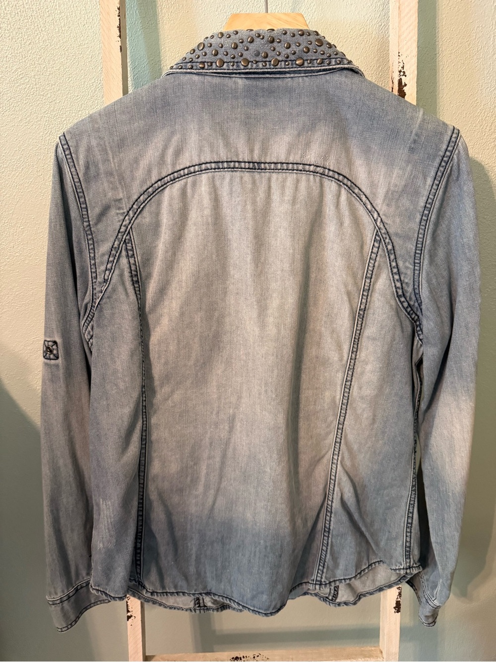 Harley-Davidson Light Blue Studded Distressed Pearl Snap Denim Shirt Size L - Picture 6 of 12